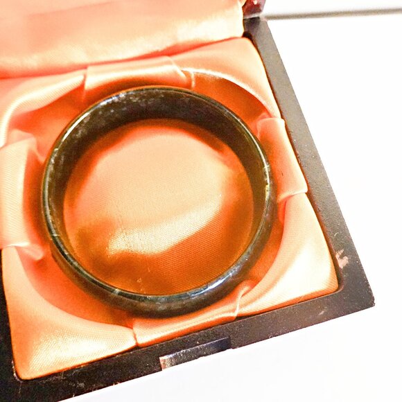 Jadeite Jade vintage bangle bracelet - Picture 3 of 3